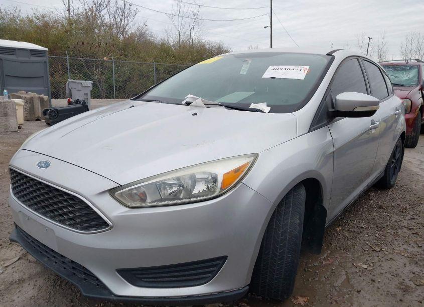 Photo 3 of 2015 Ford Focus SE (VIN 1FADP3K23FL328605)
