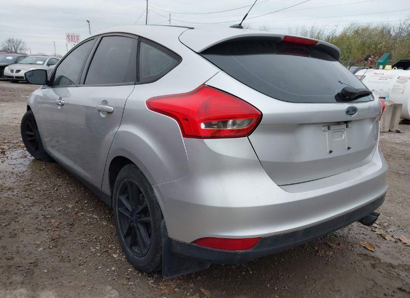 Photo 4 of 2015 Ford Focus SE (VIN 1FADP3K23FL328605)