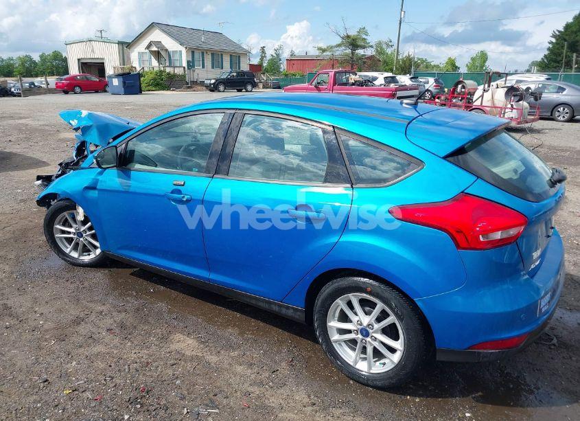 Photo 3 of 2015 Ford Focus SE (VIN 1FADP3K23FL339295)
