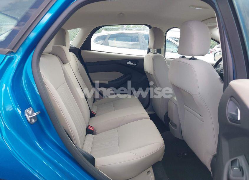 Photo 8 of 2015 Ford Focus SE (VIN 1FADP3K23FL339295)