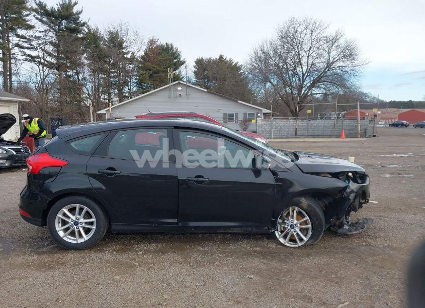 Photo 14 of 2015 Ford Focus SE (VIN 1FADP3K23FL373639)