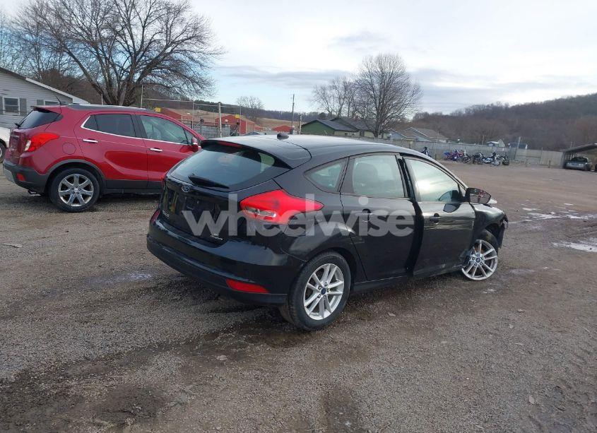 Photo 4 of 2015 Ford Focus SE (VIN 1FADP3K23FL373639)