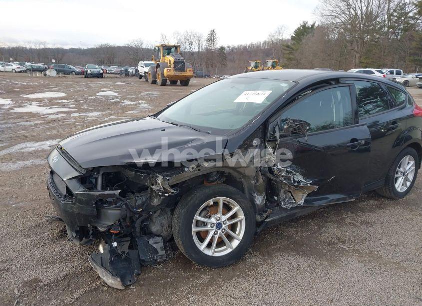 Photo 6 of 2015 Ford Focus SE (VIN 1FADP3K23FL373639)
