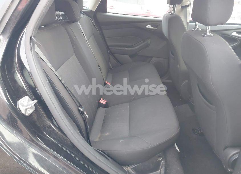 Photo 8 of 2015 Ford Focus SE (VIN 1FADP3K23FL373639)