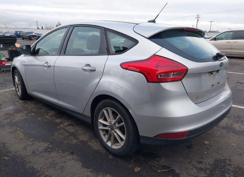 Photo 3 of 2016 Ford Focus SE (VIN 1FADP3K23GL203685)