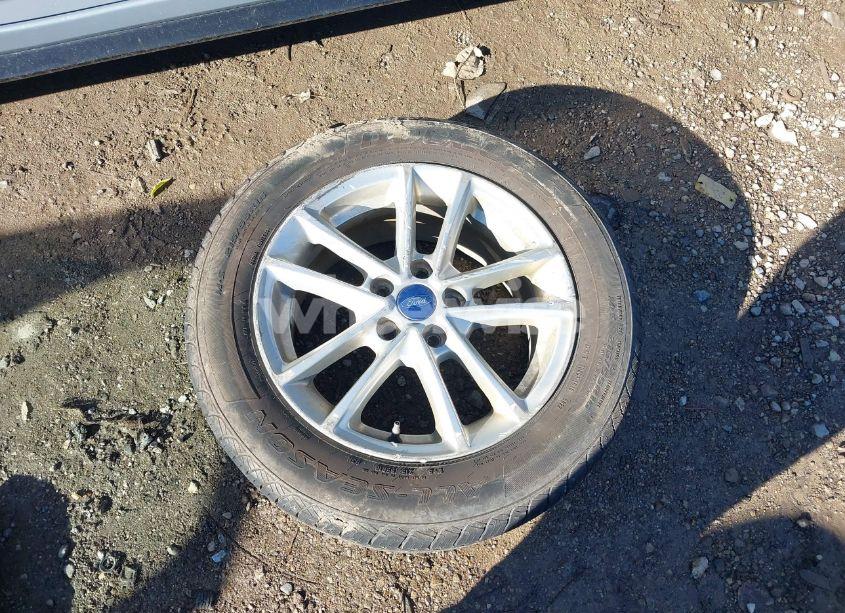 Photo 12 of 2016 Ford Focus SE (VIN 1FADP3K23GL224861)