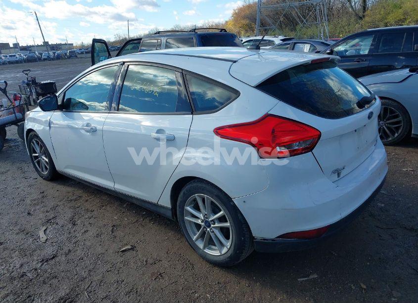 Photo 3 of 2016 Ford Focus SE (VIN 1FADP3K23GL224861)