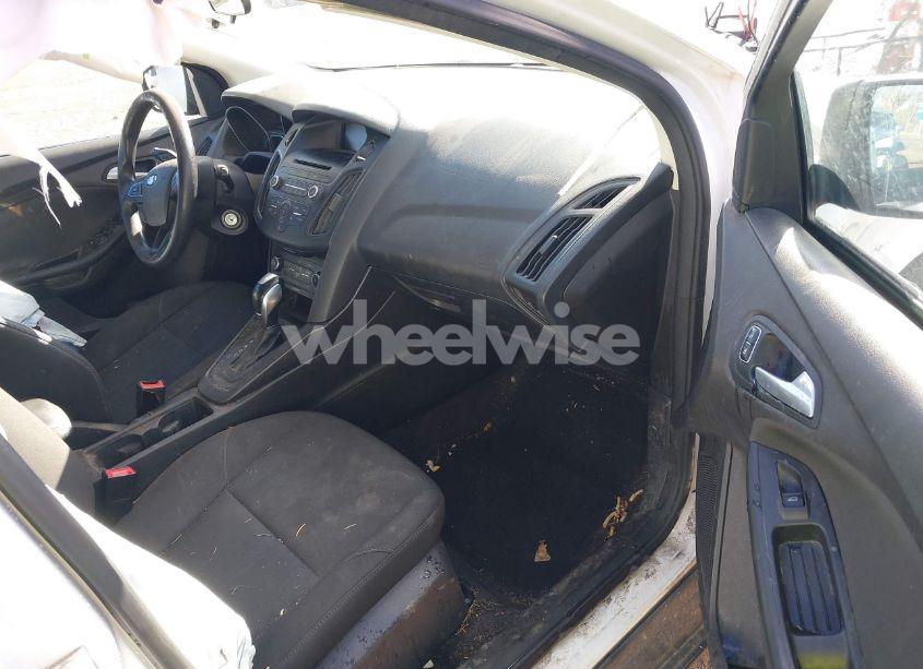Photo 5 of 2016 Ford Focus SE (VIN 1FADP3K23GL224861)