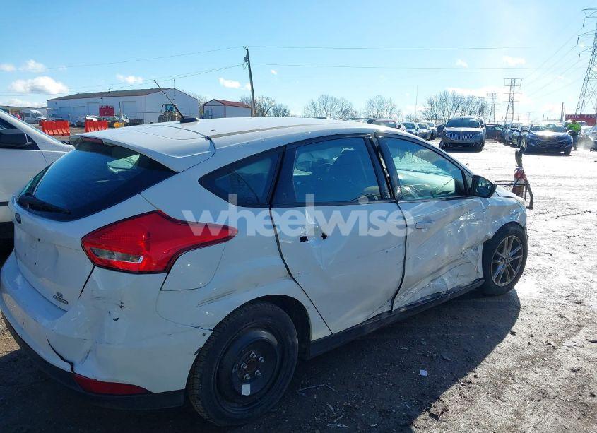 Photo 6 of 2016 Ford Focus SE (VIN 1FADP3K23GL224861)