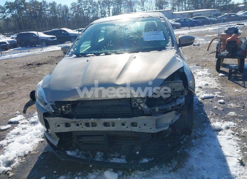 Photo 13 of 2016 Ford Focus SE (VIN 1FADP3K23GL245211)