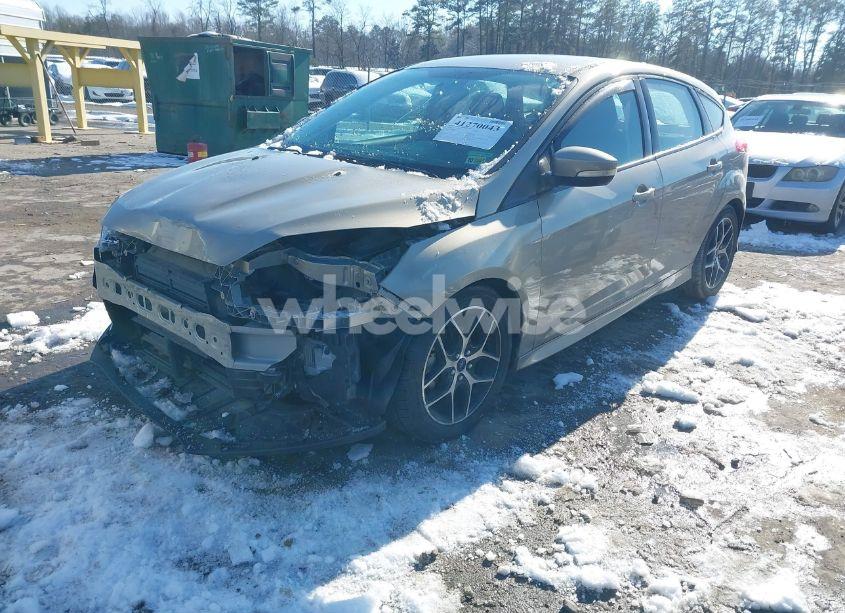 Photo 2 of 2016 Ford Focus SE (VIN 1FADP3K23GL245211)