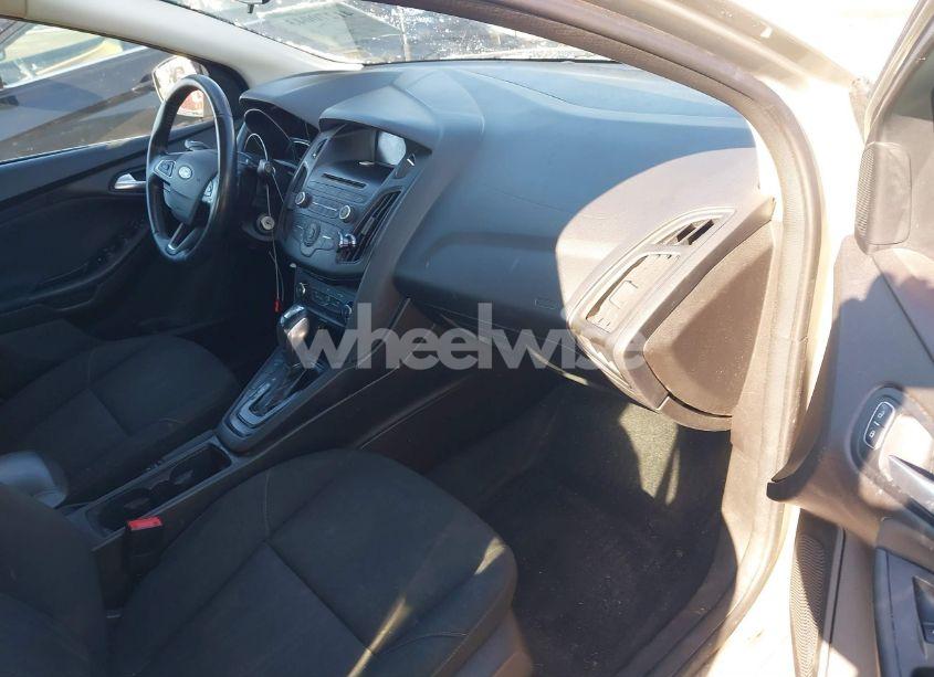 Photo 5 of 2016 Ford Focus SE (VIN 1FADP3K23GL245211)