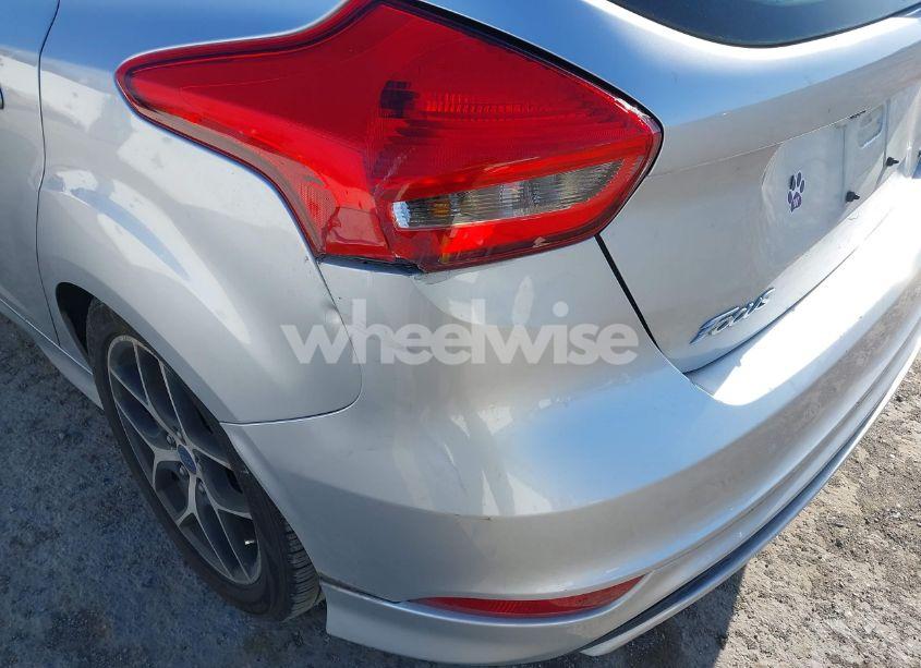 Photo 12 of 2016 Ford Focus SE (VIN 1FADP3K23GL247119)