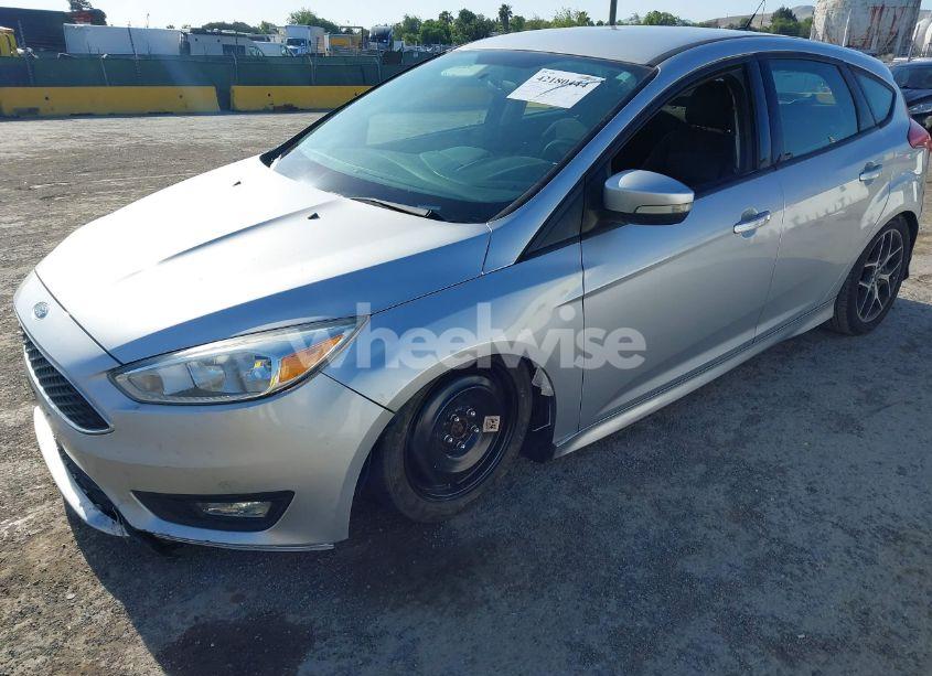 Photo 2 of 2016 Ford Focus SE (VIN 1FADP3K23GL247119)