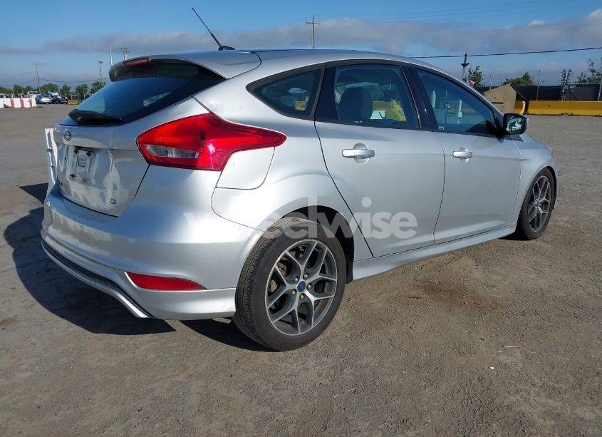 Photo 4 of 2016 Ford Focus SE (VIN 1FADP3K23GL247119)