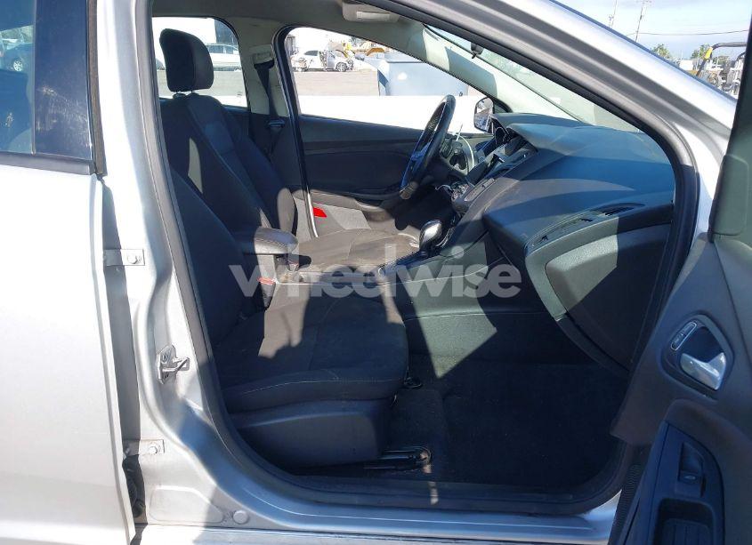 Photo 5 of 2016 Ford Focus SE (VIN 1FADP3K23GL247119)