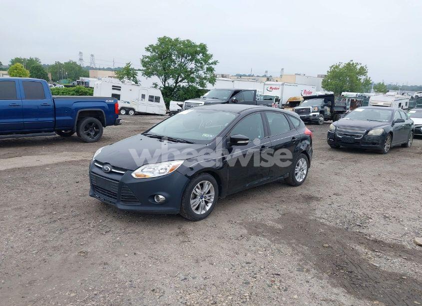 Photo 2 of 2016 Ford Focus SE (VIN 1FADP3K23GL259612)
