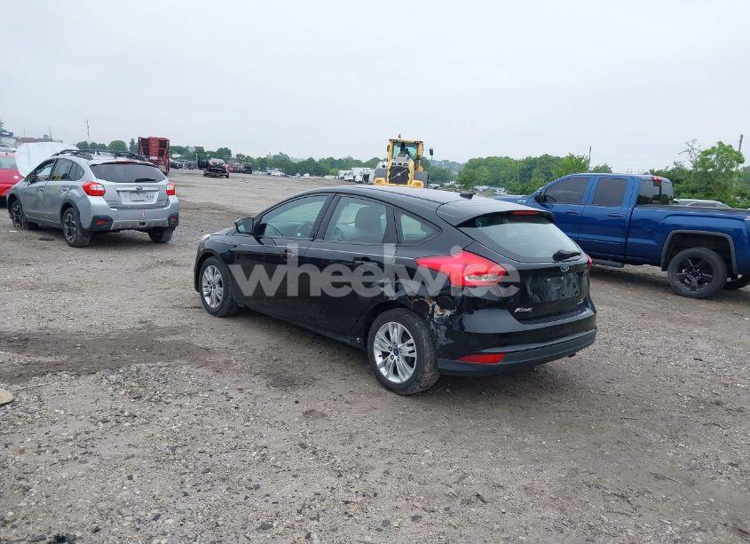 Photo 3 of 2016 Ford Focus SE (VIN 1FADP3K23GL259612)