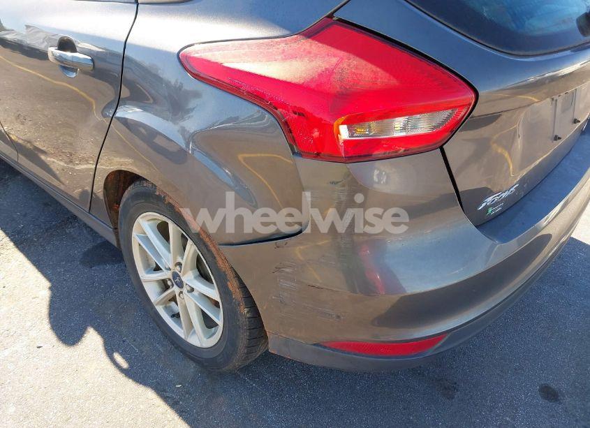 Photo 13 of 2016 Ford Focus SE (VIN 1FADP3K23GL269444)