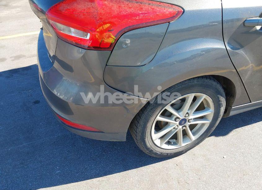 Photo 14 of 2016 Ford Focus SE (VIN 1FADP3K23GL269444)