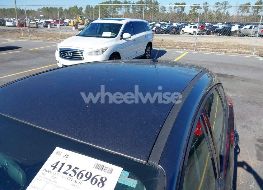 Photo 16 of 2016 Ford Focus SE (VIN 1FADP3K23GL269444)