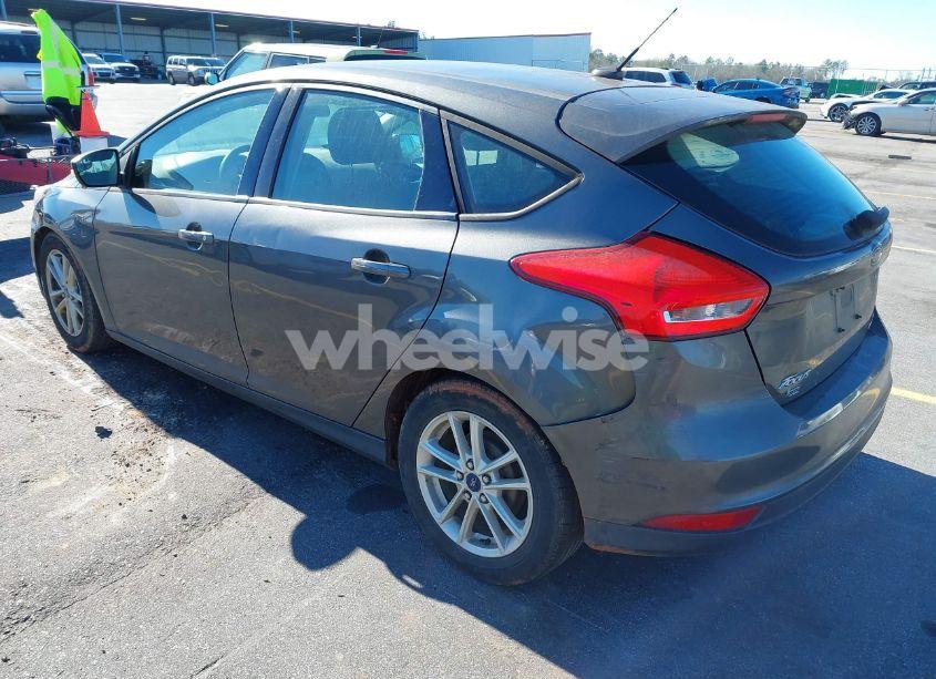 Photo 3 of 2016 Ford Focus SE (VIN 1FADP3K23GL269444)