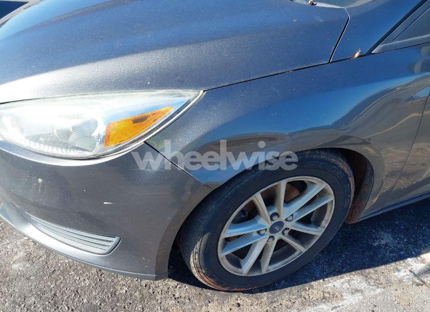 Photo 6 of 2016 Ford Focus SE (VIN 1FADP3K23GL269444)