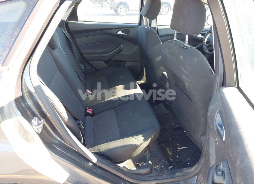 Photo 8 of 2016 Ford Focus SE (VIN 1FADP3K23GL269444)