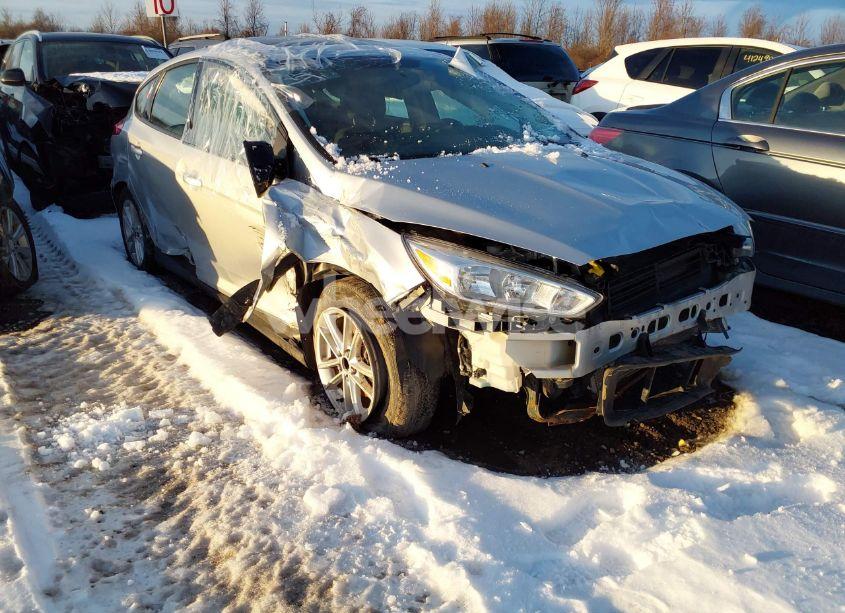 2016 Ford Focus SE (VIN 1FADP3K23GL284526) main photo