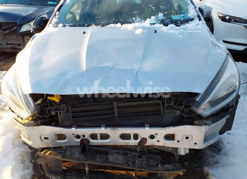 Photo 10 of 2016 Ford Focus SE (VIN 1FADP3K23GL284526)