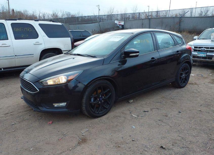 Photo 2 of 2016 Ford Focus SE (VIN 1FADP3K23GL299558)