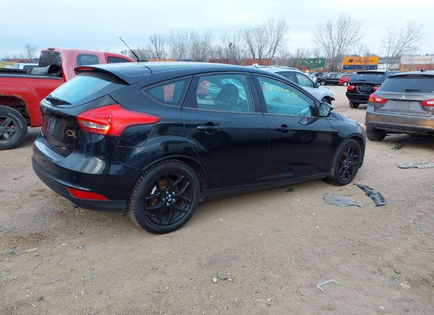Photo 4 of 2016 Ford Focus SE (VIN 1FADP3K23GL299558)