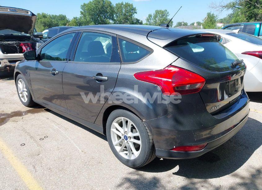 Photo 3 of 2016 Ford Focus SE (VIN 1FADP3K23GL336768)