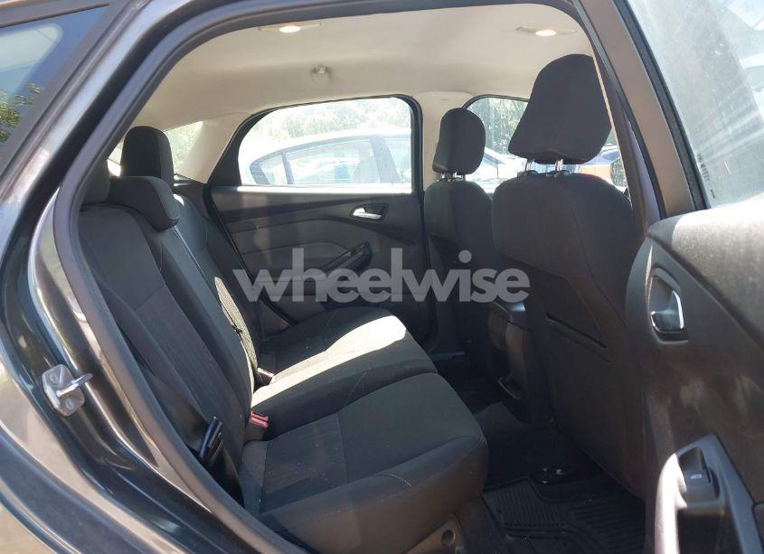 Photo 8 of 2016 Ford Focus SE (VIN 1FADP3K23GL336768)