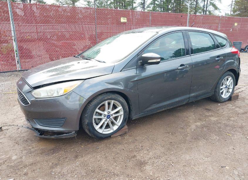 Photo 2 of 2016 Ford Focus SE (VIN 1FADP3K23GL339170)
