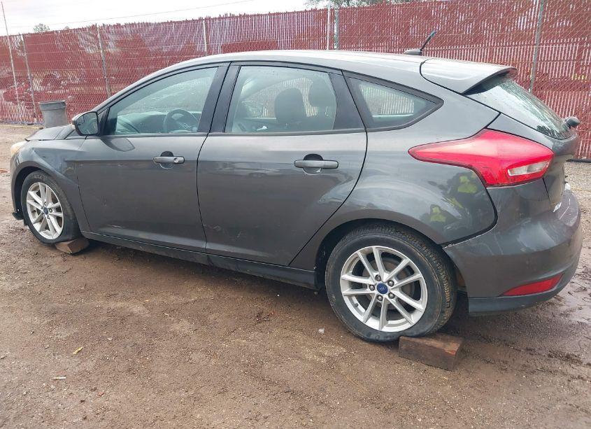 Photo 3 of 2016 Ford Focus SE (VIN 1FADP3K23GL339170)