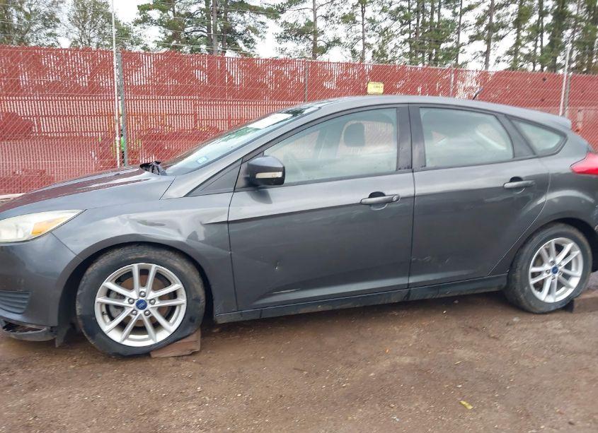 Photo 6 of 2016 Ford Focus SE (VIN 1FADP3K23GL339170)