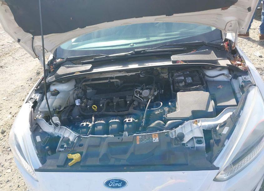 Photo 10 of 2016 Ford Focus SE (VIN 1FADP3K23GL367664)