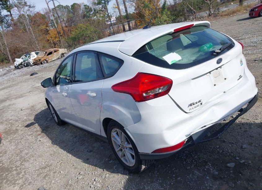 Photo 3 of 2016 Ford Focus SE (VIN 1FADP3K23GL367664)