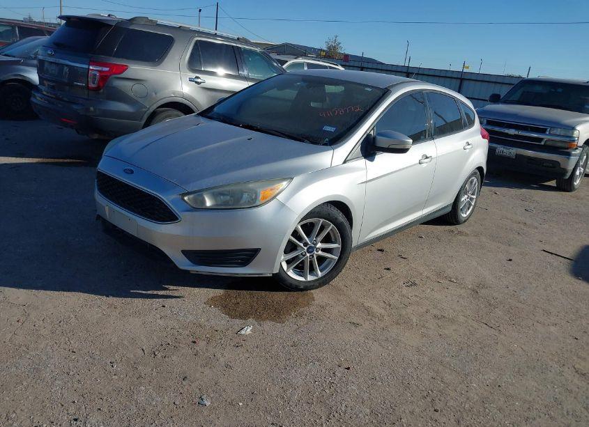 Photo 2 of 2016 Ford Focus SE (VIN 1FADP3K23GL380477)