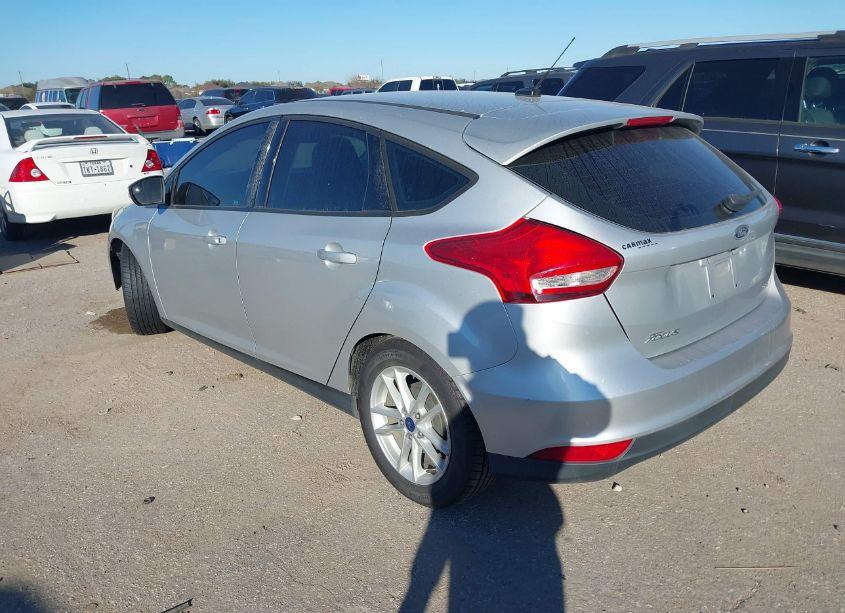 Photo 3 of 2016 Ford Focus SE (VIN 1FADP3K23GL380477)