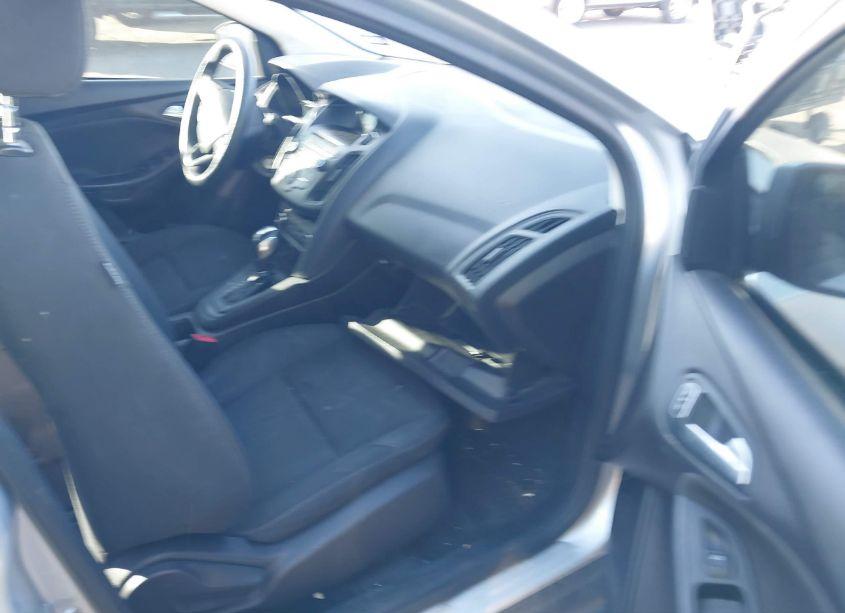 Photo 5 of 2016 Ford Focus SE (VIN 1FADP3K23GL380477)