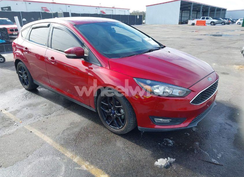 2016 Ford Focus SE (VIN 1FADP3K23GL389468) main photo