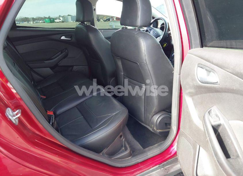 Photo 8 of 2016 Ford Focus SE (VIN 1FADP3K23GL389468)