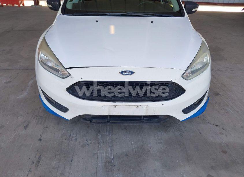 Photo 6 of 2016 Ford Focus SE (VIN 1FADP3K23GL407418)