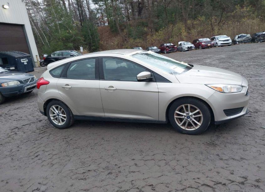 Photo 13 of 2017 Ford Focus SE (VIN 1FADP3K23HL212193)