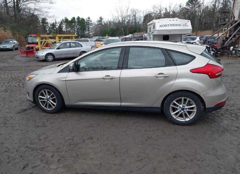 Photo 14 of 2017 Ford Focus SE (VIN 1FADP3K23HL212193)