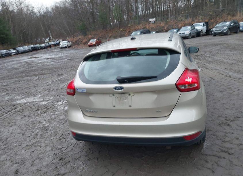 Photo 16 of 2017 Ford Focus SE (VIN 1FADP3K23HL212193)