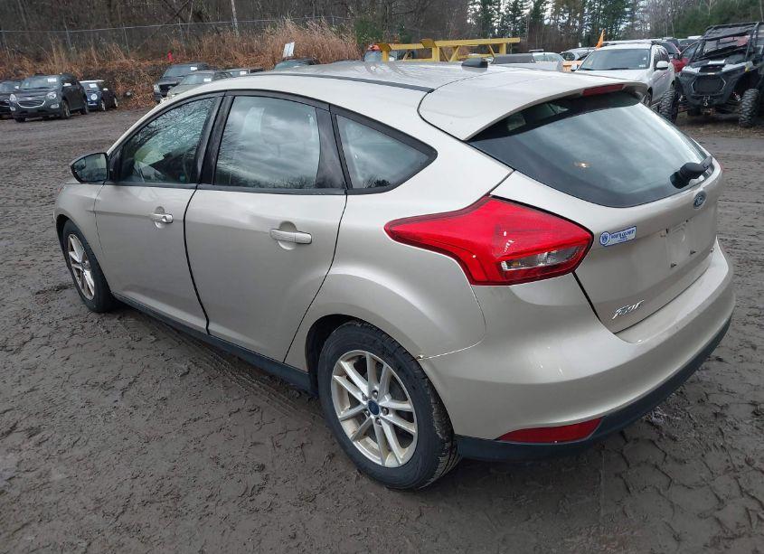 Photo 3 of 2017 Ford Focus SE (VIN 1FADP3K23HL212193)