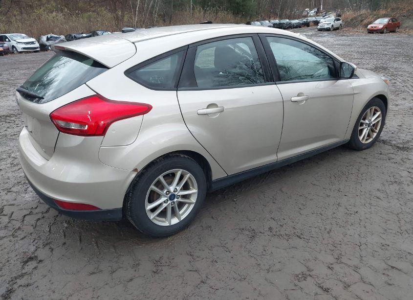 Photo 4 of 2017 Ford Focus SE (VIN 1FADP3K23HL212193)